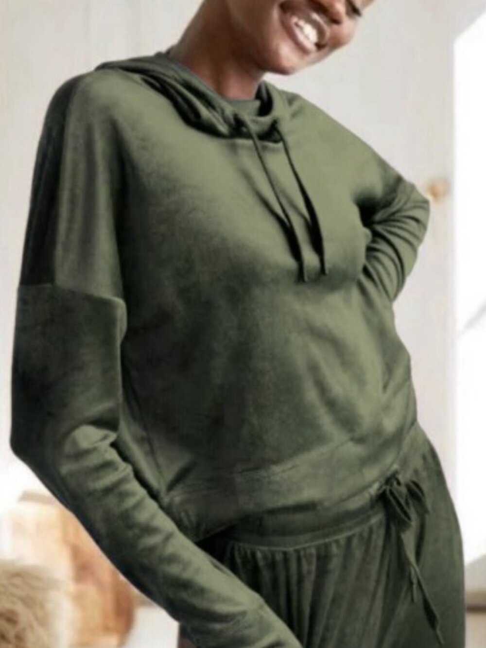 Offline by Aerie After Party velour cropped hoodie green women's size M